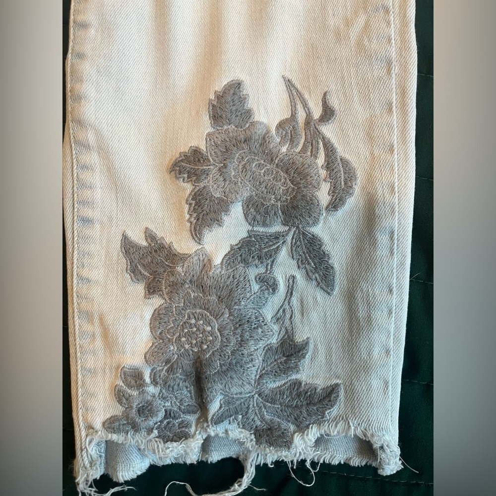 Embroidered jeans - Picture 5 of 6